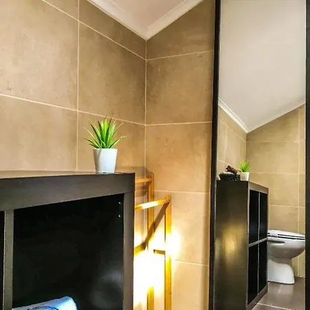 Semesterbostad Charming House With Shared Pool In Atalaia, 110 M² *
