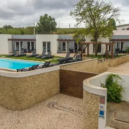 Charming House With Shared Pool In Atalaia, 110 M²