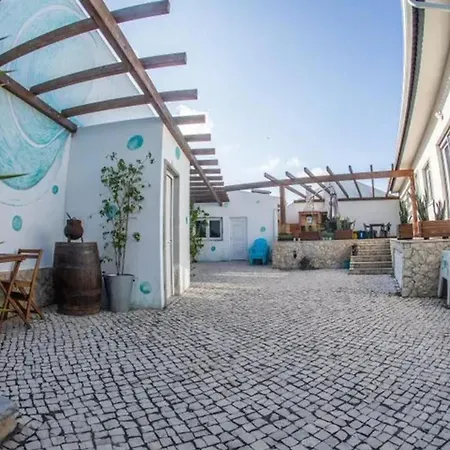 Charming House With Shared Pool In Atalaia 110 M²